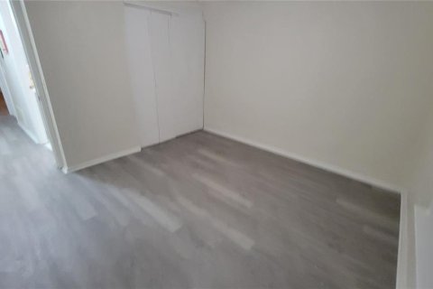 House in Apopka, Florida 3 bedrooms, 79.15 sq.m. № 2091405 - photo 15