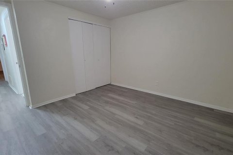 House in Apopka, Florida 3 bedrooms, 79.15 sq.m. № 2091405 - photo 16