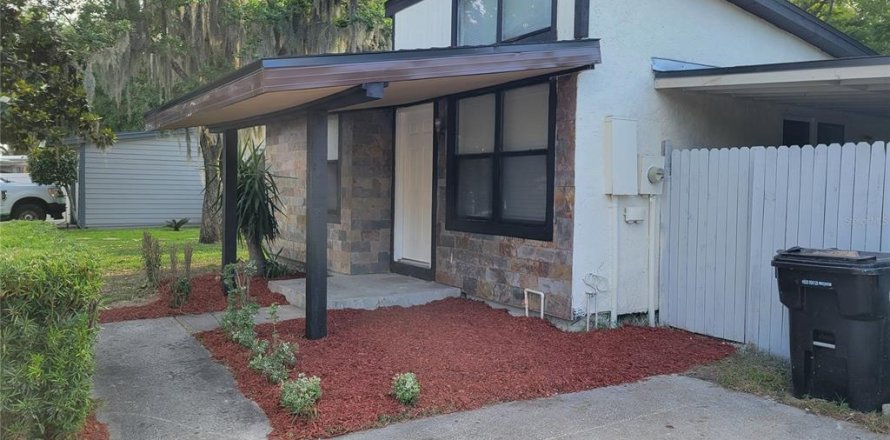 House in Apopka, Florida 3 bedrooms, 79.15 sq.m. № 2091405