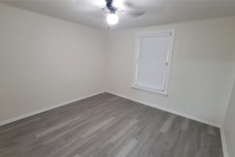 House in Apopka, Florida 3 bedrooms, 79.15 sq.m. № 2091405 - photo 14