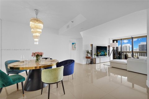Condo in Aventura, Florida, 2 bedrooms  № 1756543 - photo 14