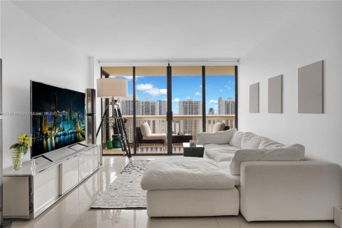 Condo in Aventura, Florida, 2 bedrooms  № 1756543 - photo 3