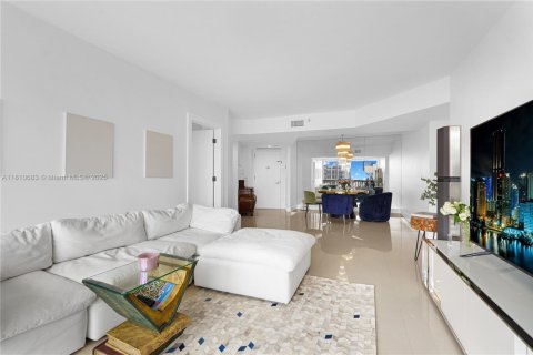 Condo in Aventura, Florida, 2 bedrooms  № 1756543 - photo 12