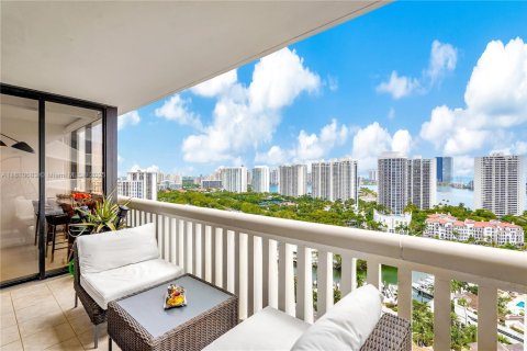 Condo in Aventura, Florida, 2 bedrooms  № 1756543 - photo 4