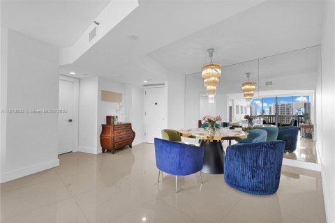 Condo in Aventura, Florida, 2 bedrooms  № 1756543 - photo 7