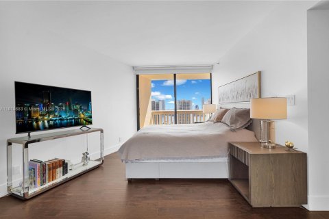 Condo in Aventura, Florida, 2 bedrooms  № 1756543 - photo 28