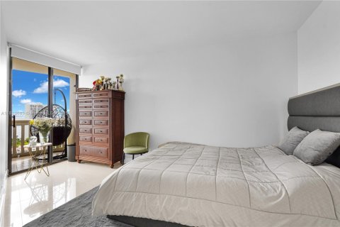 Condo in Aventura, Florida, 2 bedrooms  № 1756543 - photo 24