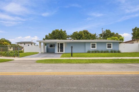 Villa ou maison à Miami, Floride 3 chambres, 208.84 m2 № 2372038