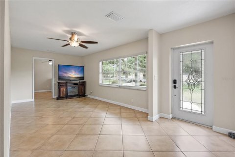 House in Tampa, Florida 4 bedrooms, 143.91 sq.m. № 1778111 - photo 12