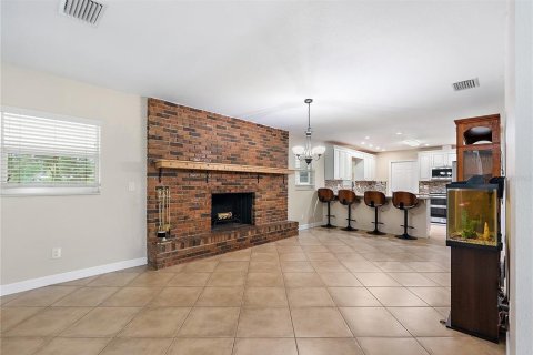 House in Tampa, Florida 4 bedrooms, 143.91 sq.m. № 1778111 - photo 7