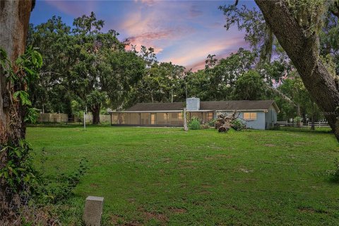 House in Tampa, Florida 4 bedrooms, 143.91 sq.m. № 1778111 - photo 29
