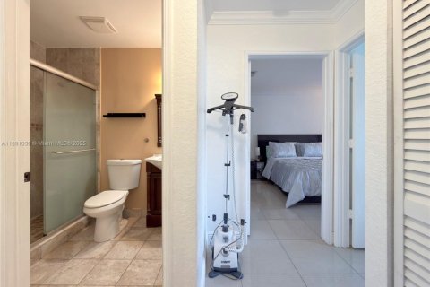 Townhouse in Miami, Florida 3 bedrooms, 121.7 sq.m. № 2054594 - photo 26