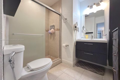 Townhouse in Miami, Florida 3 bedrooms, 121.7 sq.m. № 2054594 - photo 25