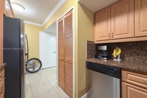 Townhouse in Miami, Florida 3 bedrooms, 121.7 sq.m. № 2054594 - photo 9