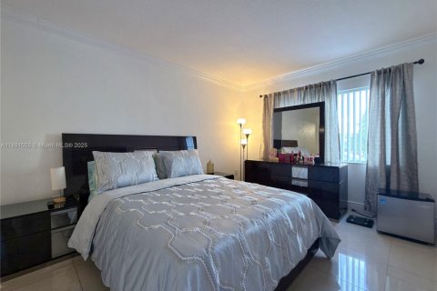 Townhouse in Miami, Florida 3 bedrooms, 121.7 sq.m. № 2054594 - photo 23