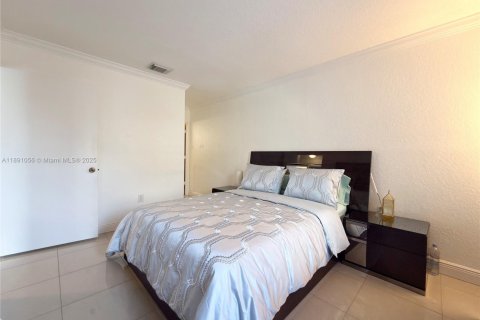 Townhouse in Miami, Florida 3 bedrooms, 121.7 sq.m. № 2054594 - photo 22