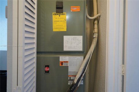 Townhouse in Miami, Florida 3 bedrooms, 121.7 sq.m. № 2054594 - photo 29