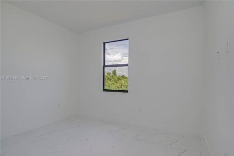 House in Lehigh Acres, Florida 3 bedrooms, 148.64 sq.m. № 1871739 - photo 16