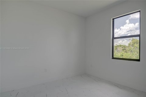 House in Lehigh Acres, Florida 3 bedrooms, 148.64 sq.m. № 1871739 - photo 18