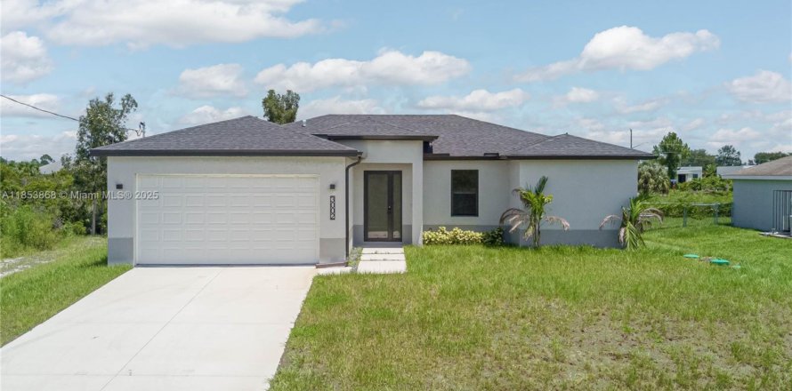 House in Lehigh Acres, Florida 3 bedrooms, 148.64 sq.m. № 1871739