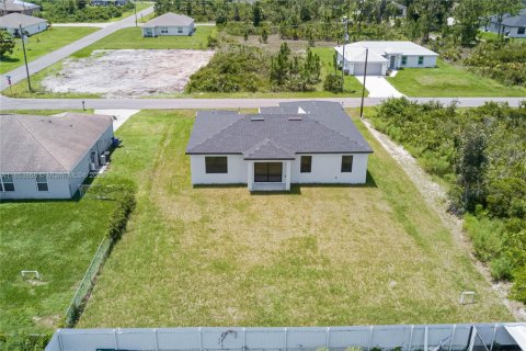 House in Lehigh Acres, Florida 3 bedrooms, 148.64 sq.m. № 1871739 - photo 23