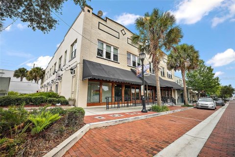 Propiedad comercial en venta en Eustis, Florida, 1469.71 m2 № 1648656 - foto 2