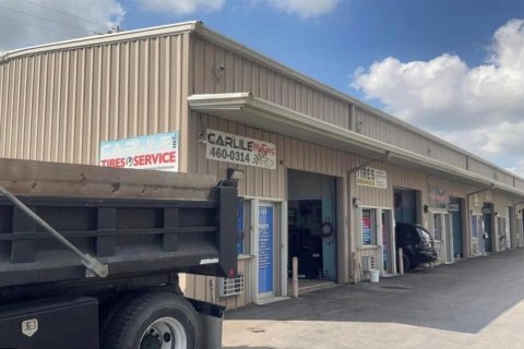 Immobilier commercial à St. Lucie, Floride № 2084127