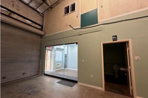 Immobilier commercial à vendre à St. Lucie, Floride № 2084127 - photo 4