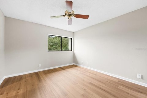 Touwnhouse à louer à Temple Terrace, Floride: 3 chambres, 117.06 m2 № 2414022 - photo 17