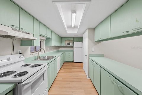 Touwnhouse à louer à Temple Terrace, Floride: 3 chambres, 117.06 m2 № 2414022 - photo 9