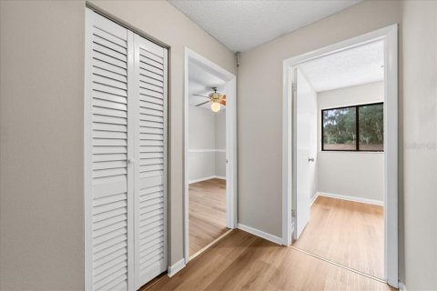 Touwnhouse à louer à Temple Terrace, Floride: 3 chambres, 117.06 m2 № 2414022 - photo 25