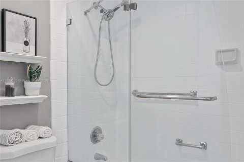Купить кондоминиум в Авентура, Флорида 2 спальни, 107.49м2, № 1836693 - фото 19