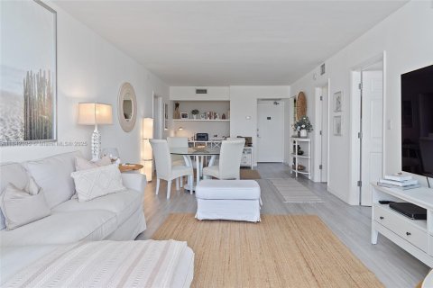 Купить кондоминиум в Авентура, Флорида 2 спальни, 107.49м2, № 1836693 - фото 15