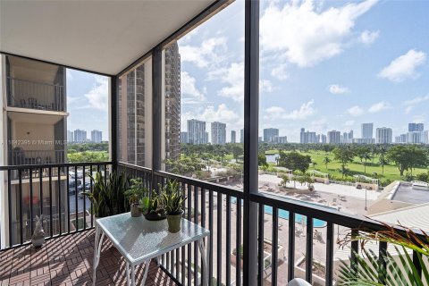 Купить кондоминиум в Авентура, Флорида 2 спальни, 107.49м2, № 1836693 - фото 12