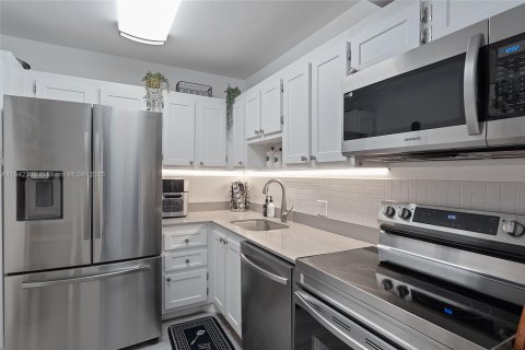 Купить кондоминиум в Авентура, Флорида 2 спальни, 107.49м2, № 1836693 - фото 26
