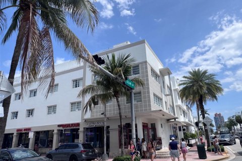 Estudio en el Condominio en Miami Beach, Florida  № 2190496