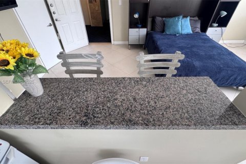 Condominio en venta en Miami Beach, Florida, 38.09 m2 № 2190496 - foto 5