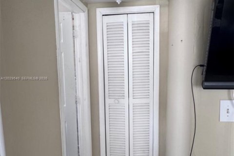 Condominio en venta en Miami Beach, Florida, 38.09 m2 № 2190496 - foto 8