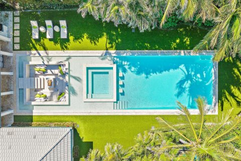 House in North Palm Beach, Florida 5 bedrooms, 726.77 sq.m. № 1079406 - photo 1