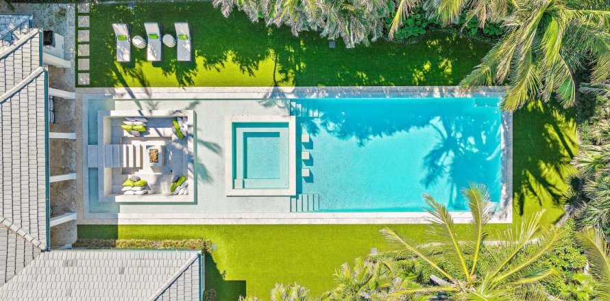 House in North Palm Beach, Florida 5 bedrooms, 726.77 sq.m. № 1079406