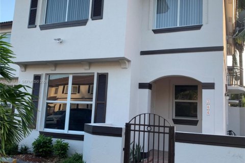 Condominio en alquiler en Miami, Florida, 3 dormitorios, 122.63 m2 № 2073593 - foto 20