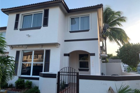 Condominio en Miami, Florida, 3 dormitorios № 2073593