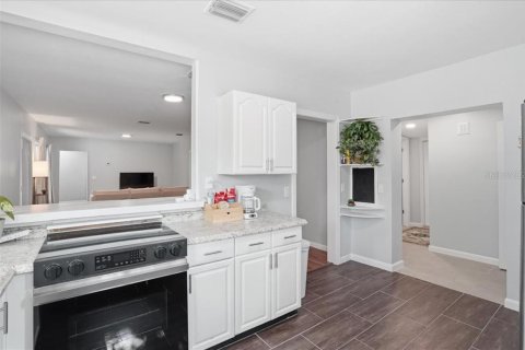 Villa ou maison à louer à Gulfport, Floride: 4 chambres, 133.78 m2 № 2116081 - photo 8