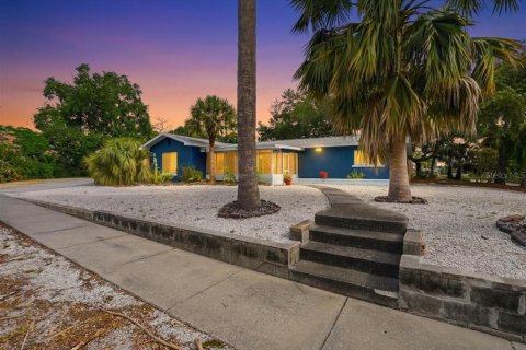 Villa ou maison à Gulfport, Floride 4 chambres, 133.78 m2 № 2116081