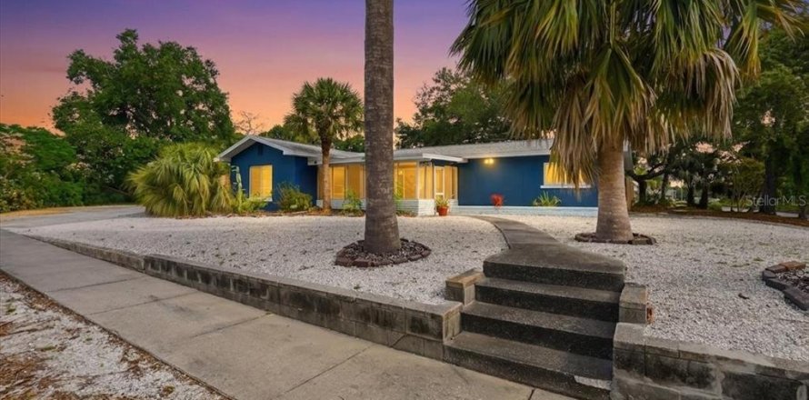 Villa ou maison à Gulfport, Floride 4 chambres, 133.78 m2 № 2116081