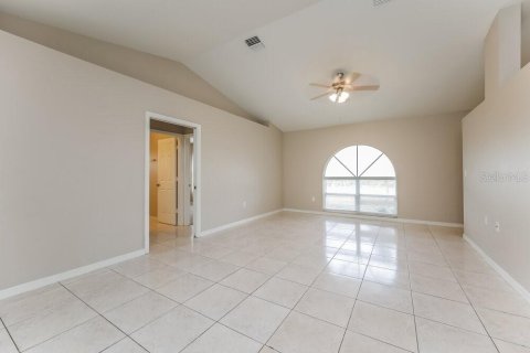 Villa ou maison à louer à Lehigh Acres, Floride: 3 chambres, 130.62 m2 № 2100312 - photo 3
