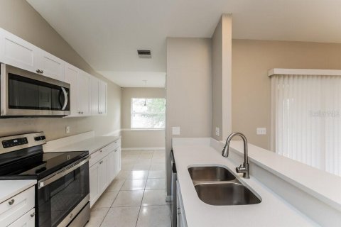 Villa ou maison à louer à Lehigh Acres, Floride: 3 chambres, 130.62 m2 № 2100312 - photo 6
