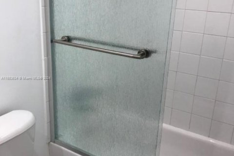 Condominio en venta en Sunny Isles Beach, Florida, 2 dormitorios, 71.26 m2 № 2034427 - foto 5