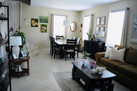 Villa ou maison à vendre à Homestead, Floride: 4 chambres, 188.41 m2 № 2022221 - photo 3