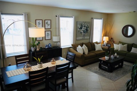 Villa ou maison à vendre à Homestead, Floride: 4 chambres, 188.41 m2 № 2022221 - photo 2